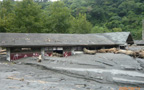 遊樂園遭颱風污泥淹沒
